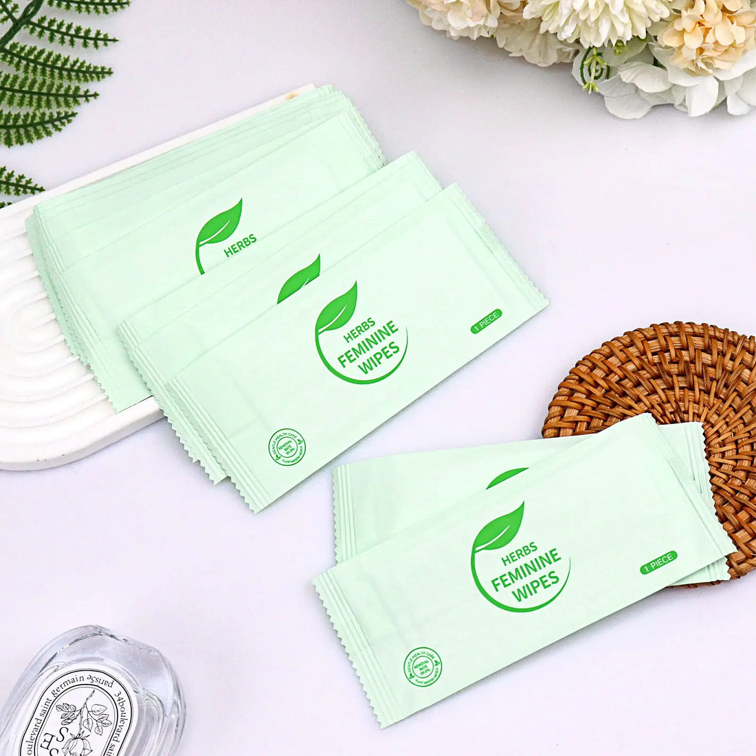 Hipruict Travel Feminine Hygiene Wipes,50 Count Intimate Wipes Feminine Care,Ph Balanced Hipruict uk supplements