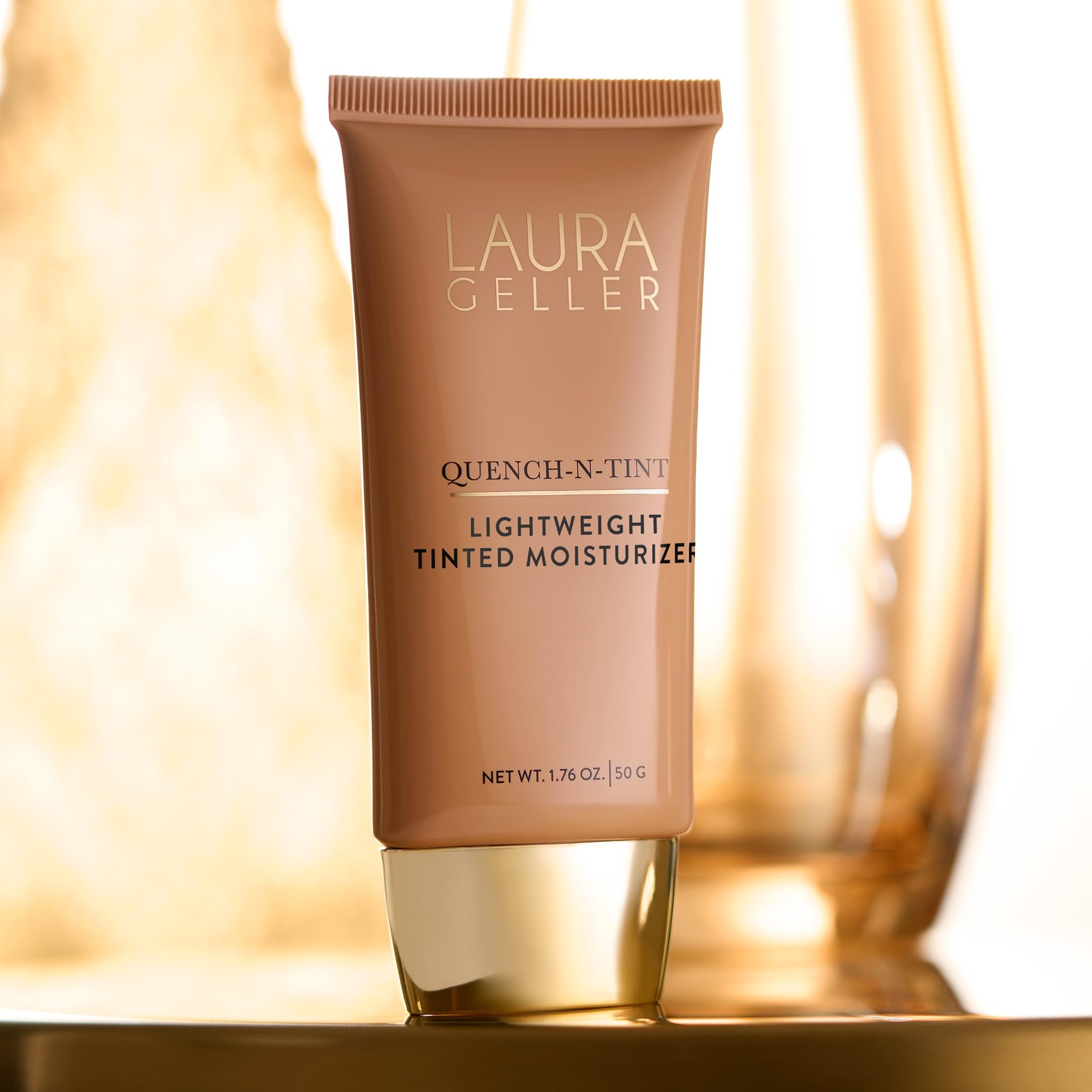 LAURA GELLER NEW YORK Quench-n-Tint Tinted Moisturizer - Sheer to Light Buildable Coverage - Natural Glow Finish - Lightweight Formula with Hyaluronic Acid, 04 Medium LAURA GELLER NEW YORK Au supplements